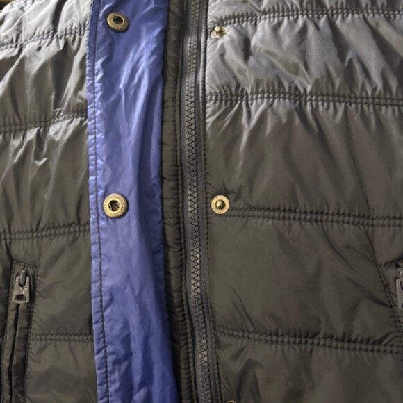 American Eagle Outfitters Black/Blue Faux Fur Trimmed Hood Puffer Vest EUC XXL - Picture 6 of 6